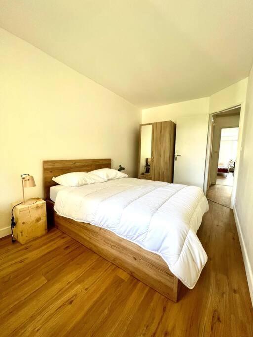 Superbe Appartement Avec Parking Ла Рошел Екстериор снимка