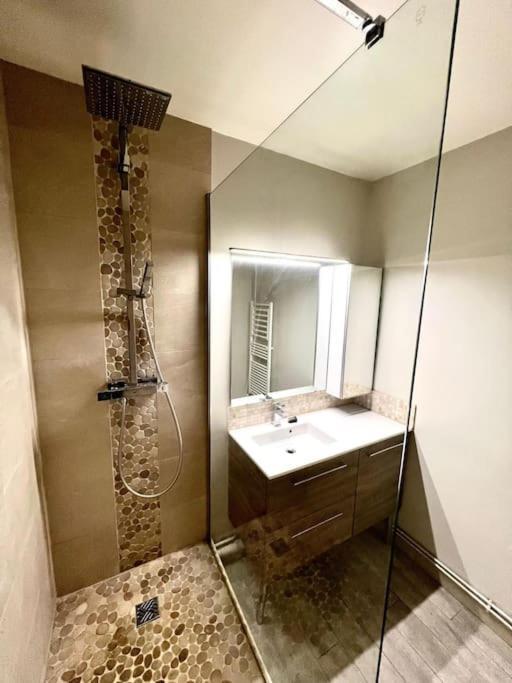 Superbe Appartement Avec Parking Ла Рошел Екстериор снимка